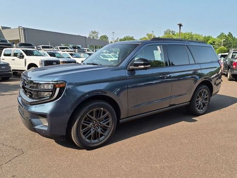 New 2027 Ford Expedition Platinum w/ Stealth Appearance Package AWD/4WD image 2