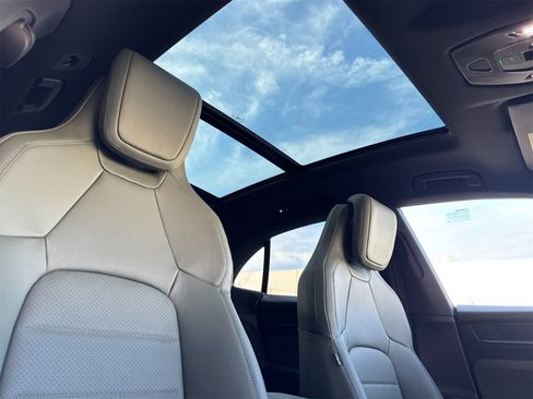 New 2025 Porsche Macan Electric image 19