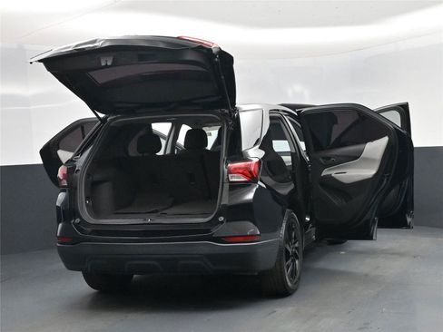 Used 2024 Chevrolet Equinox LS w/ Midnight Edition image 30