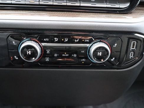 Used 2023 GMC Sierra 1500 Elevation image 10