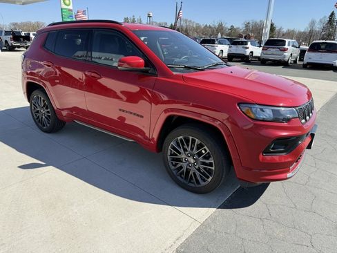 Used 2023 Jeep Compass Limited AWD/4WD image 1