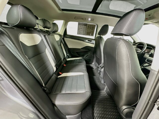 Certified 2025 Volkswagen Taos SEL AWD/4WD image 28