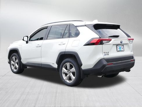 Used 2021 Toyota RAV4 XLE Premium AWD/4WD image 5