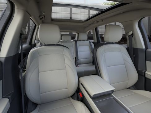 New 2026 Lincoln Nautilus Premier AWD/4WD image 10