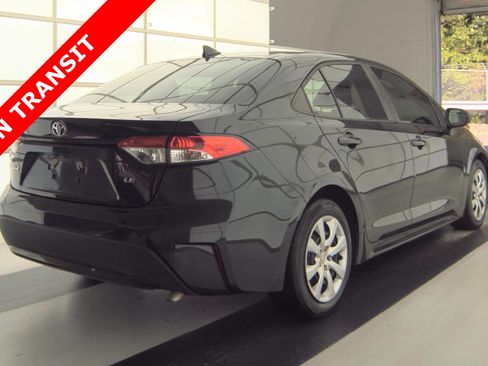 Used 2021 Toyota Corolla LE FWD image 5