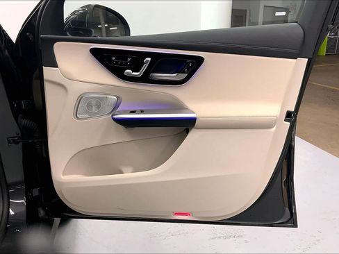 Used 2023 Mercedes-Benz GLC 300 GLC 300 image 10