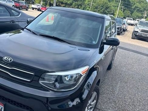 Used 2019 Kia Soul FWD image 1