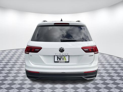 Used 2024 Volkswagen Tiguan SE image 4