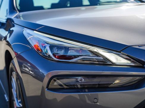 Certified 2022 Toyota Mirai XLE image 11