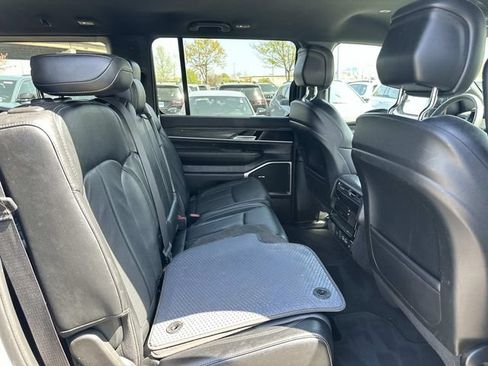 Certified 2024 Jeep Wagoneer Series II w/ Flexible Seating Group AWD/4WD image 14