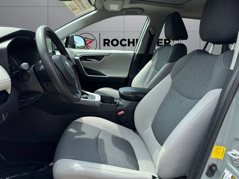 Certified 2019 Toyota RAV4 XLE AWD/4WD image 10
