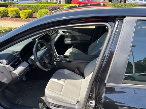 Used 2025 Toyota Camry SE FWD image 7
