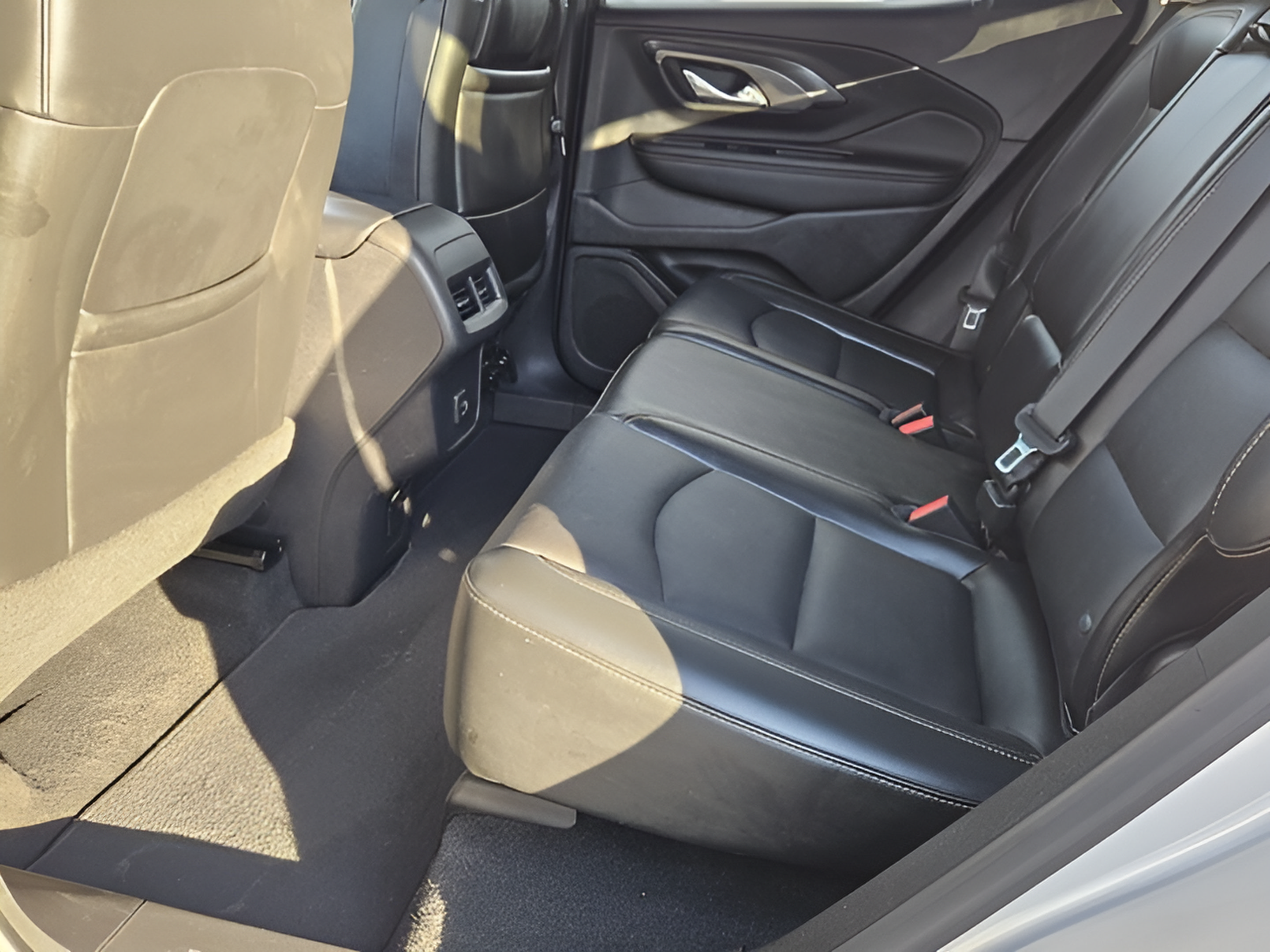 Used 2019 GMC Terrain SLT w/ Preferred Package FWD image 9