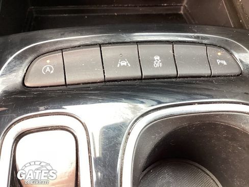 Used 2022 Buick Envision Preferred FWD image 34