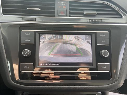 Used 2022 Volkswagen Tiguan S image 29