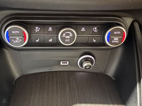 Used 2023 Alfa Romeo Stelvio Ti AWD/4WD image 33