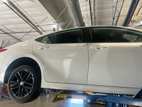 Used 2025 Toyota Camry SE w/ Convenience Package FWD image 4