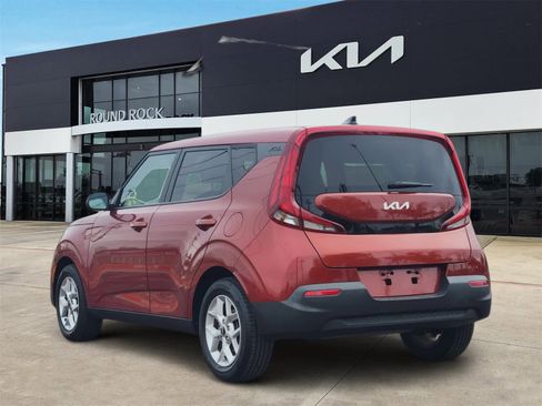 Used 2022 Kia Soul LX w/ Technology Package image 5