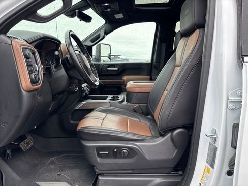 Used 2020 Chevrolet Silverado 3500 High Country image 10