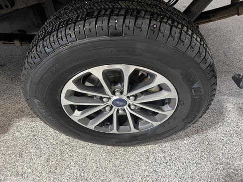 Used 2019 Ford F150 XLT w/ Equipment Group 302A Luxury AWD/4WD image 27