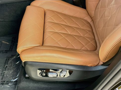 Certified 2025 BMW X7 xDrive40i w/ Premium Package AWD/4WD image 20