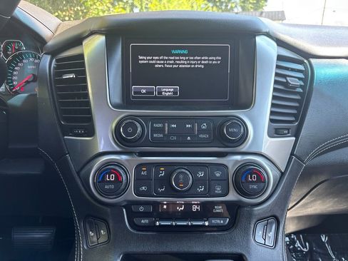 Used 2018 Chevrolet Suburban LT AWD/4WD image 18