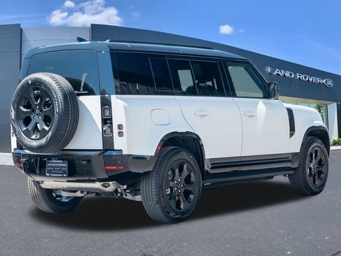 New 2026 Land Rover Defender 110 X-Dynamic SE AWD/4WD image 4