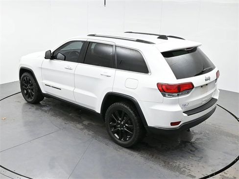 Used 2020 Jeep Grand Cherokee Laredo image 21