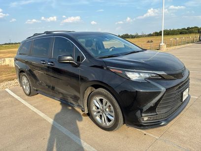 Used 2022 Toyota Sienna XLE Woodland Edition