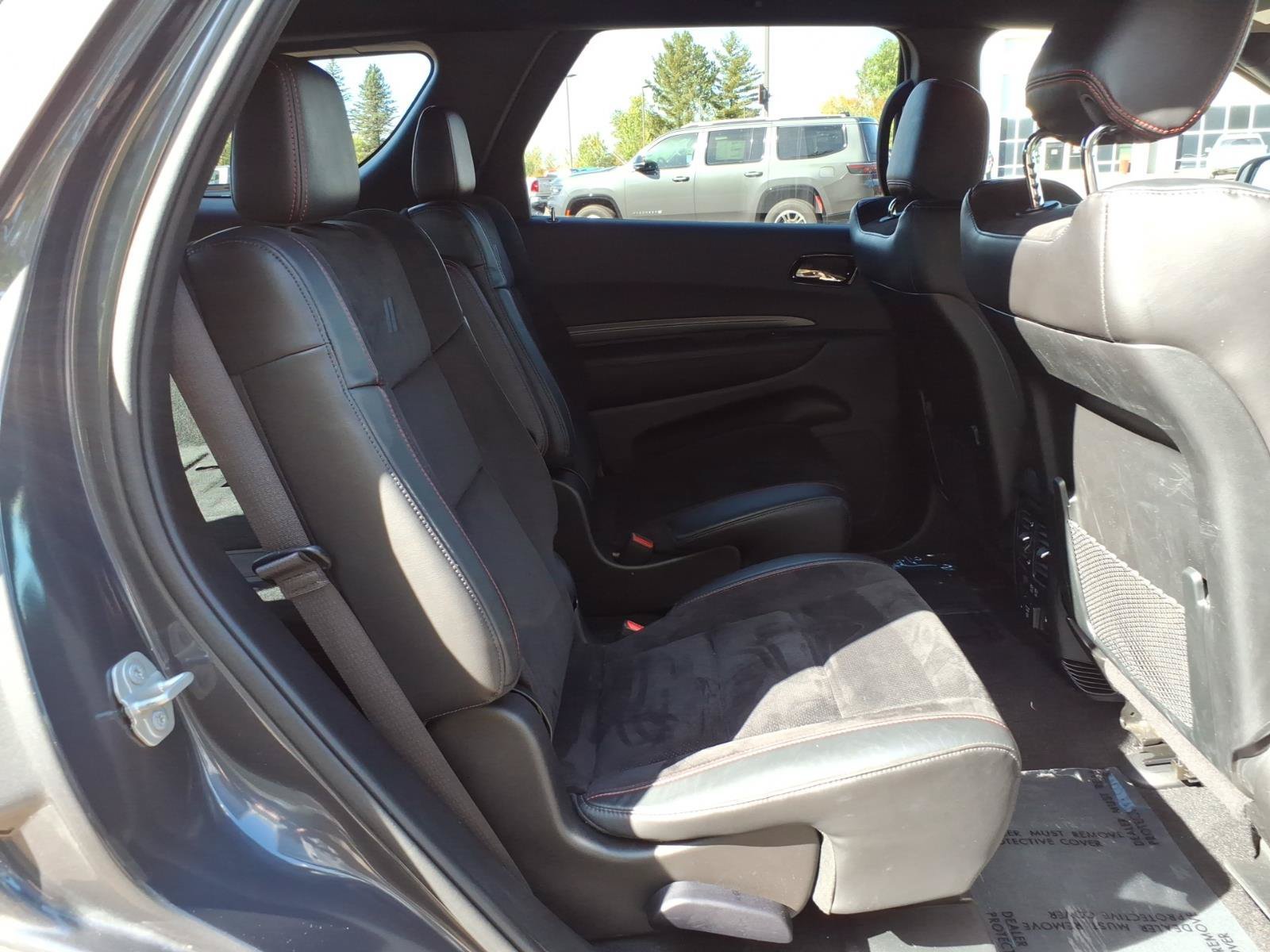 Used 2023 Dodge Durango R/T w/ Tow 'N Go Package AWD/4WD image 18
