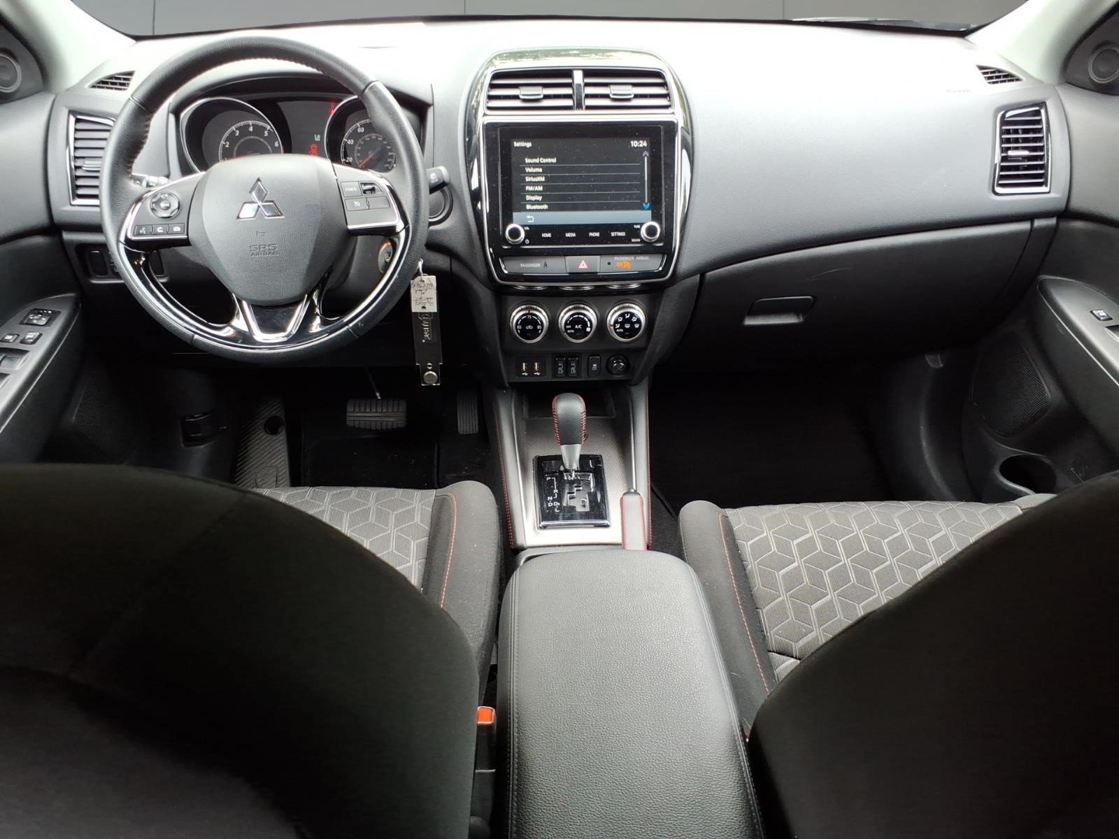 Used 2025 Mitsubishi Outlander Sport LE AWD/4WD image 8