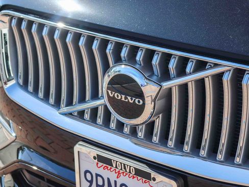 Used 2025 Volvo XC90 B5 Core w/ Protection Package Premier AWD/4WD image 13