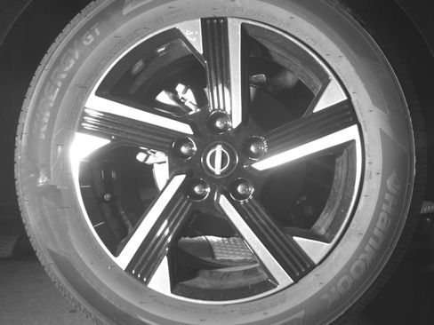 Used 2025 Nissan Sentra SV FWD image 15