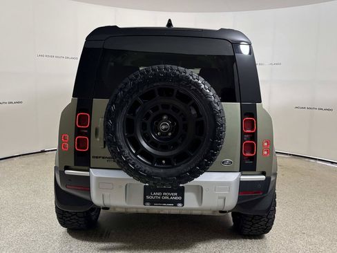 Used 2020 Land Rover Defender 110 SE AWD/4WD image 4