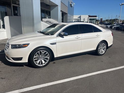 Used 2018 Ford Taurus Limited image 2