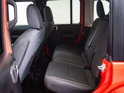 Used 2024 Jeep Wrangler Unlimited image 34