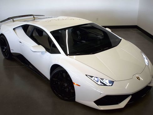 Used 2015 Lamborghini Huracan LP 610-4 AWD/4WD image 4