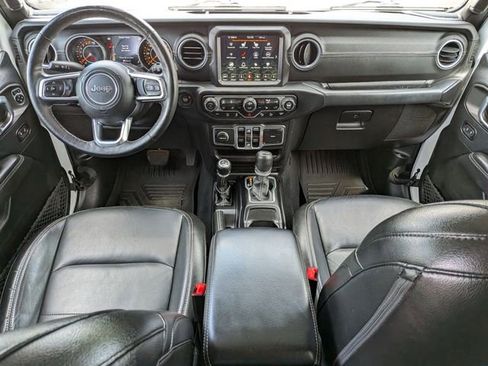 Used 2018 Jeep Wrangler Unlimited Sahara w/ Dual Top Group AWD/4WD image 14