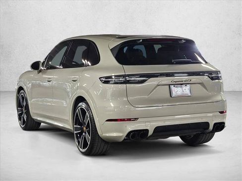 Used 2022 Porsche Cayenne GTS AWD/4WD image 8