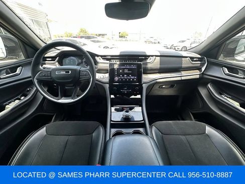 Used 2024 Jeep Grand Cherokee Altitude RWD image 10