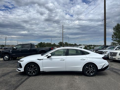 Certified 2025 Hyundai Sonata SEL FWD image 2