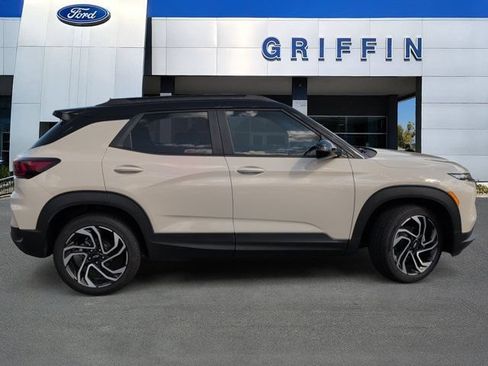 Used 2026 Chevrolet TrailBlazer RS w/ Convenience Package AWD/4WD image 3