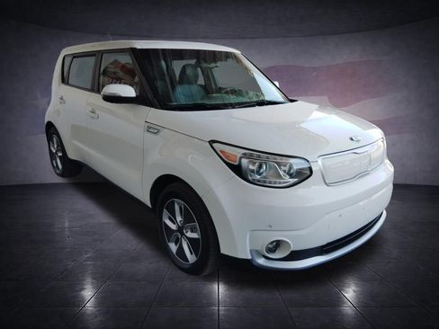 Used 2017 Kia Soul EV + FWD image 7
