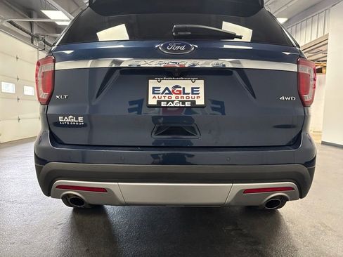 Used 2017 Ford Explorer XLT w/ Equipment Group 202A AWD/4WD image 10