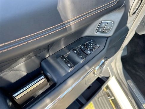 Used 2022 Ford Expedition Platinum image 19