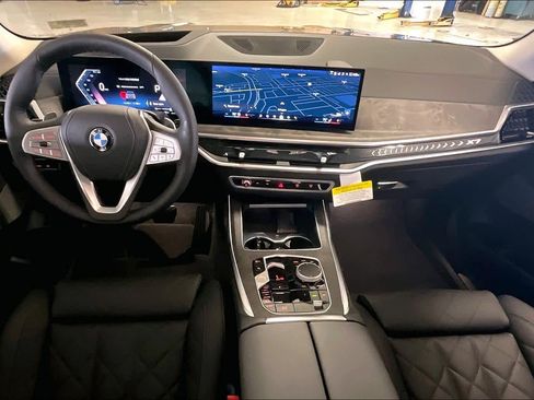 New 2026 BMW X7 xDrive40i w/ Premium Package image 5