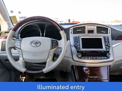 Used 2011 Toyota Avalon Limited image 15