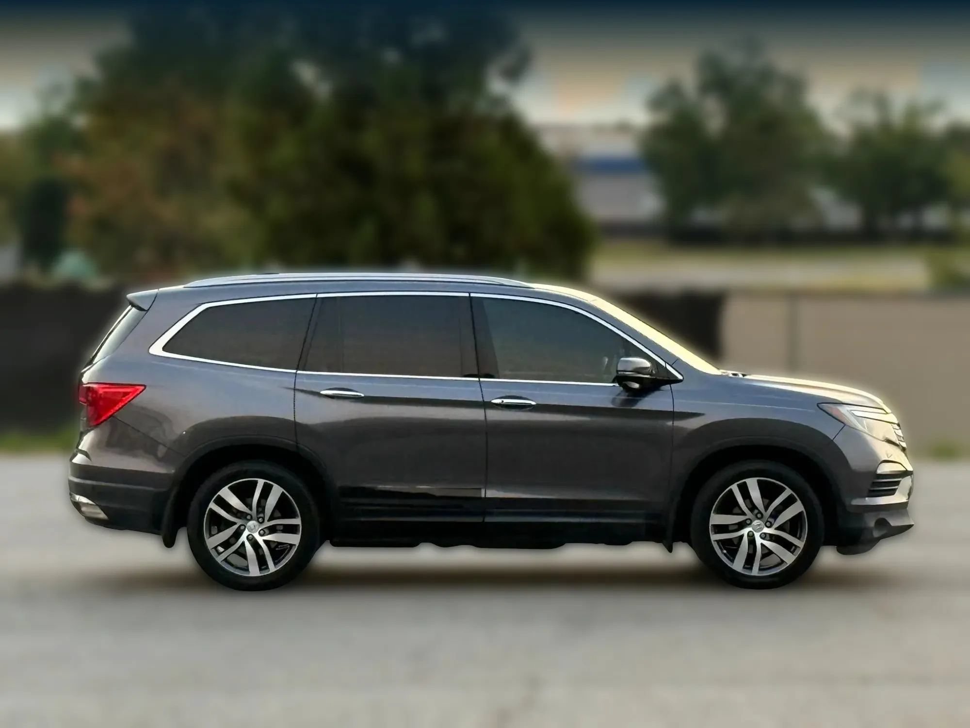 Used 2017 Honda Pilot Touring image 7