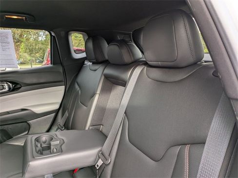 Used 2024 Jeep Compass Limited image 27