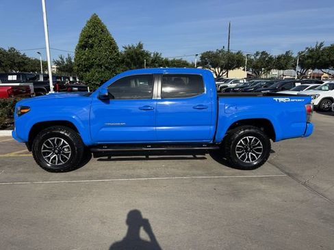 Used 2021 Toyota Tacoma TRD Sport w/ Technology Package RWD image 6